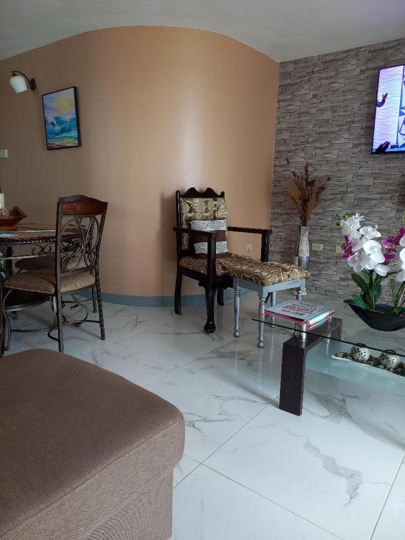 Sea Castles La Vue Apartman Montego Bay Kültér fotó
