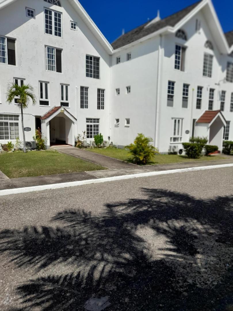 Sea Castles La Vue Apartman Montego Bay Kültér fotó
