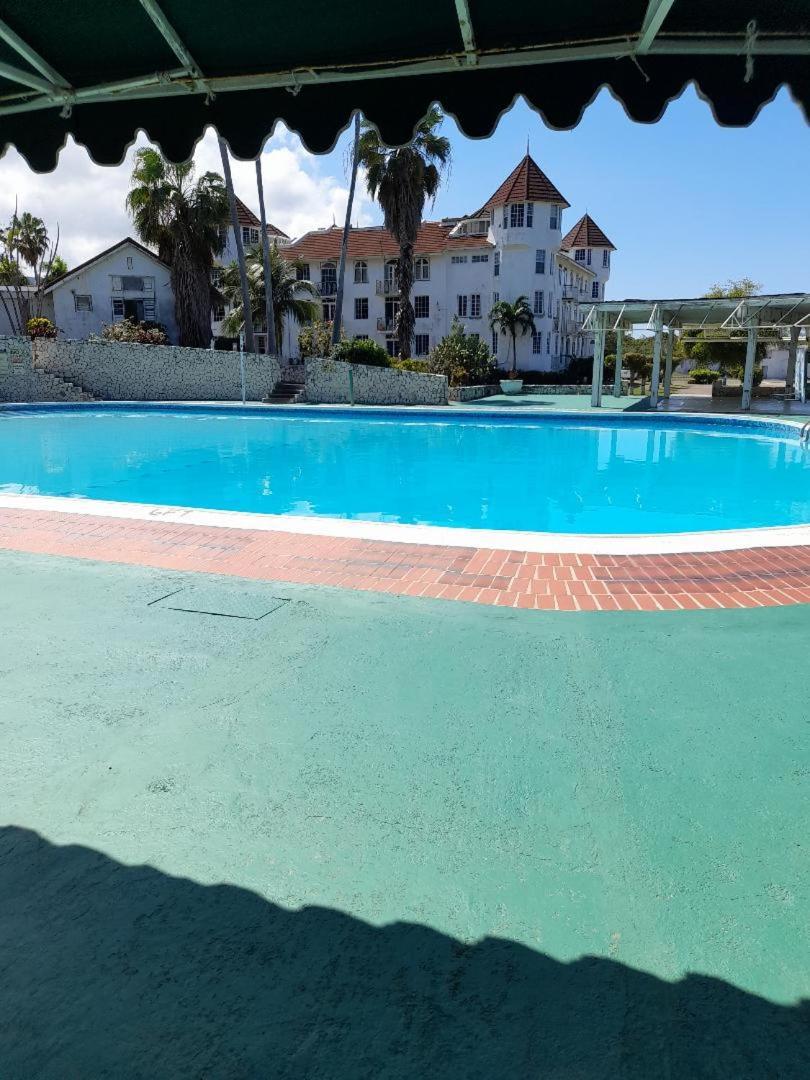 Sea Castles La Vue Apartman Montego Bay Kültér fotó